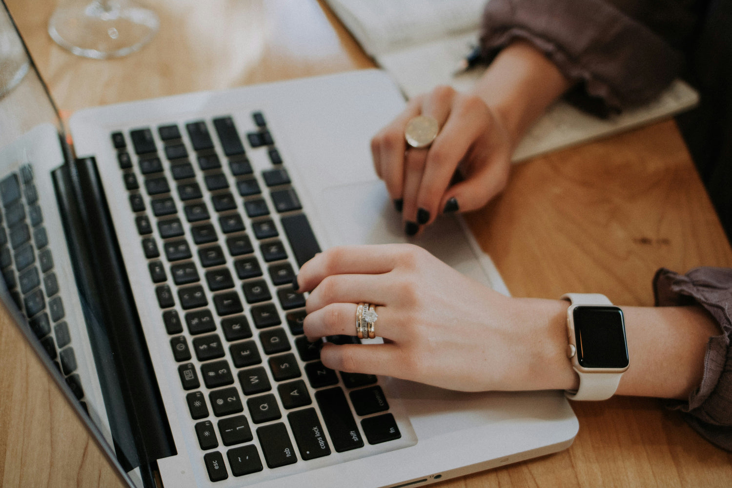 Leasing MacBook & laptop για επιχειρήσεις: Κόστος, πλάνα και τι συμφέρει το 2026