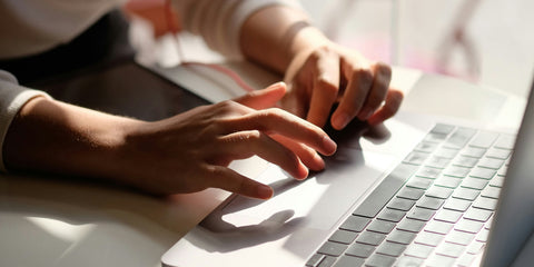 Κάθε πότε πρέπει να αλλάζεις τα εταιρικά laptop;